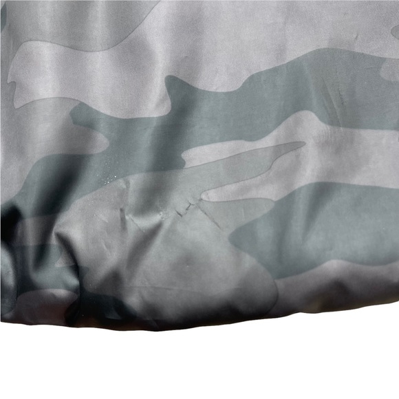 KYODAN| Reversible Puffer Capelet, Blk/Camo high neck, with snaps EUC - Picture 16 of 16